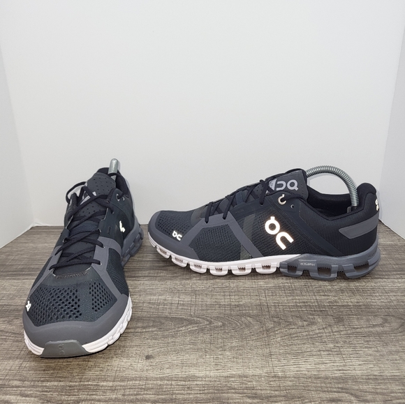 On Running Shoes On Cloud Cloudswift Helion Black White Mens Size 8